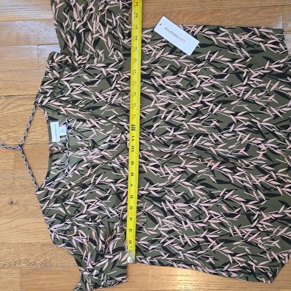 LIZ CLAIBORNE WOMEN'S BEAUTIFUL GREEN, PINK & BLACK SHORT SLEEVE TOP SIZE MEDIUM - Picture 10 of 16